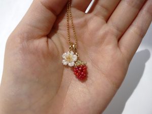 mini-strawberry^flower