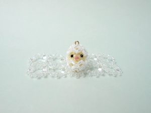 「わ〜い、ちょうどいいベンチがあるよ」