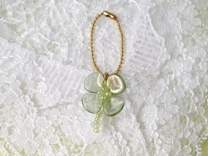 ミニクローバーのチャーム